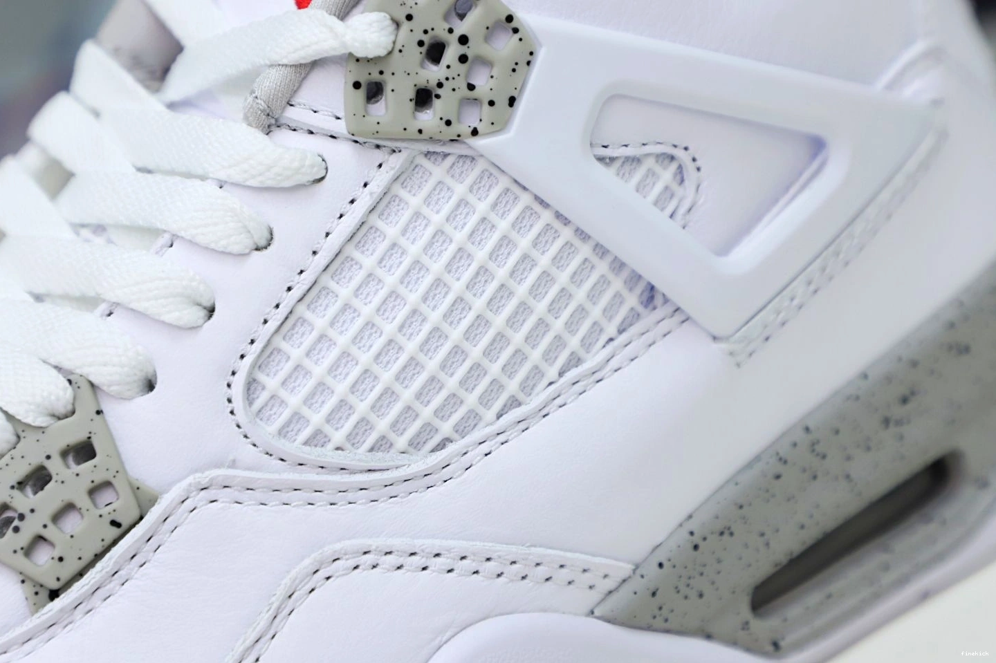 RETRO JORDAN 'WHITE OREO' 4 AIR 0921